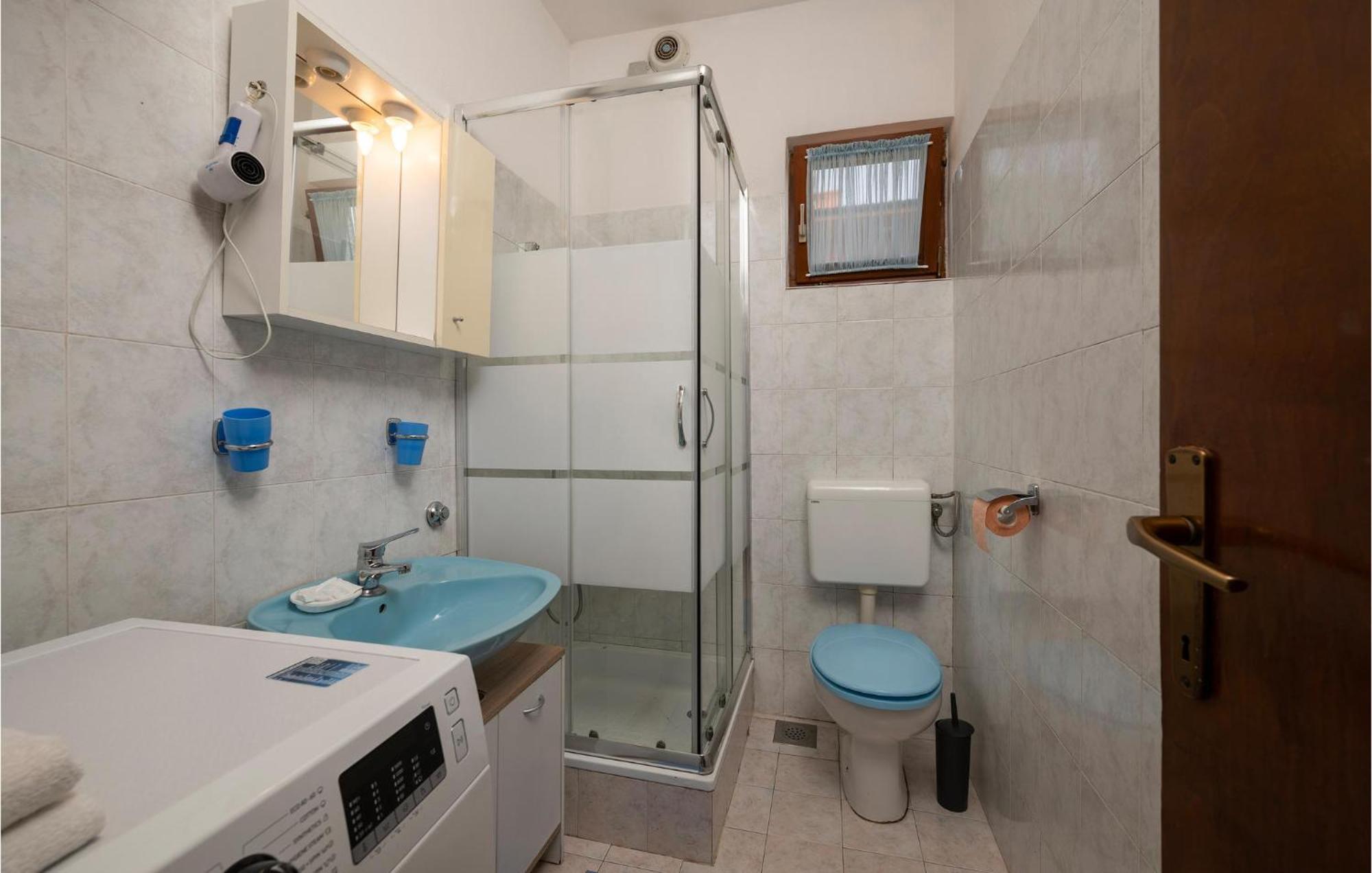 1 Bedroom Cozy Apartment In Pula Ngoại thất bức ảnh
