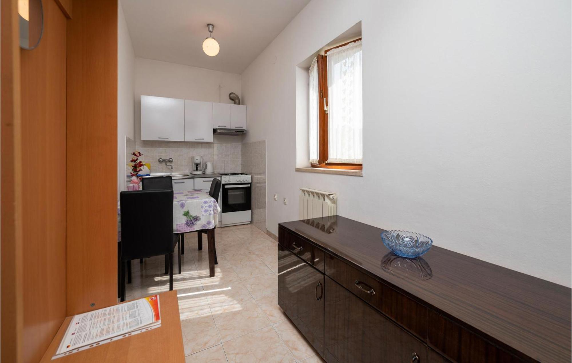 1 Bedroom Cozy Apartment In Pula Ngoại thất bức ảnh